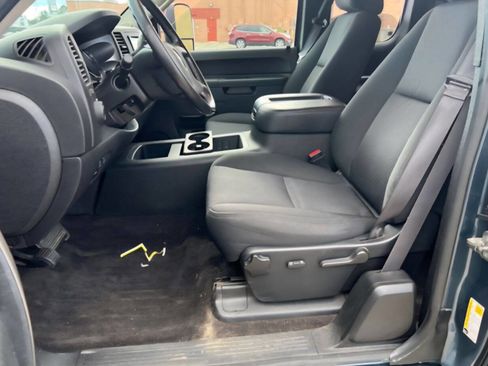 Used 2013 GMC Sierra 2500 SLE w/ Snow Plow Prep Package image 15