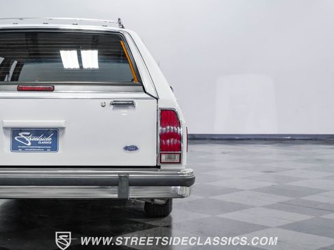 Used 1990 Ford LTD Crown Victoria image 26