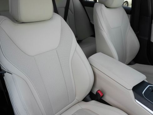 Certified 2024 BMW 330i Sedan w/ Premium Package image 13