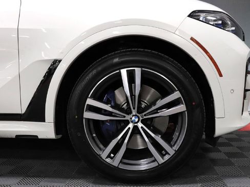 Used 2020 BMW X7 M50i w/ Cold Weather Package image 88