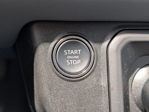 Used 2024 Land Rover Defender 110 X-Dynamic SE AWD/4WD image 29