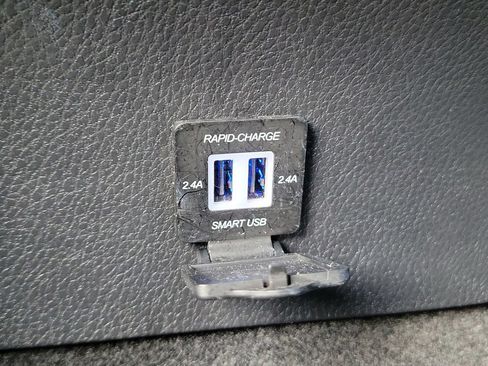 Used 2019 Toyota Camry SE w/ Convenience Package FWD image 15