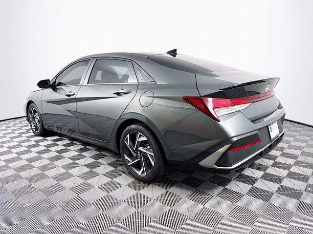 Certified 2025 Hyundai Elantra Sport FWD image 5