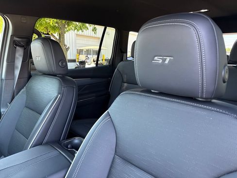 Certified 2026 Buick Enclave Sport Touring w/ LPO, Floor Liner Package FWD image 18