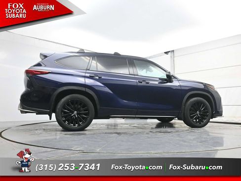 Used 2023 Toyota Highlander XSE AWD/4WD image 18