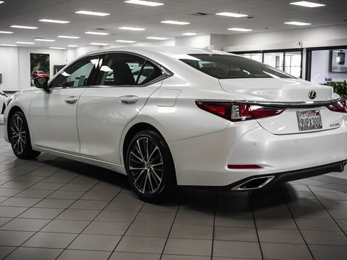 Used 2025 Lexus ES 350 w/ Premium Package FWD image 8
