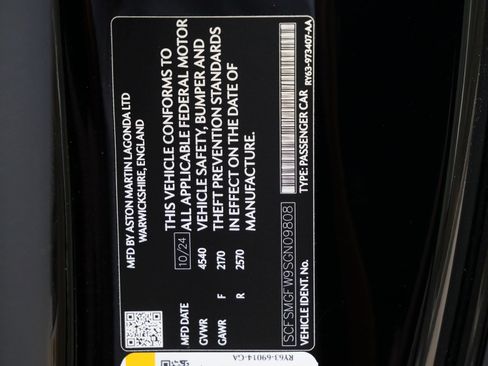 Used 2025 Aston Martin V8 Vantage Coupe image 26