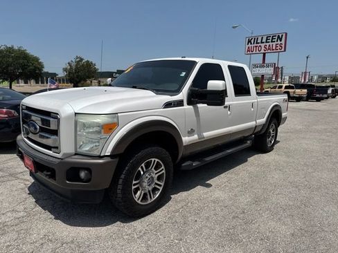 Used 2016 Ford F250 King Ranch w/ FX4 Off-Road Package AWD/4WD image 2