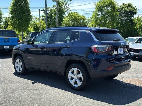 Used 2021 Jeep Compass Latitude w/ Driver Assistance Group AWD/4WD image 8