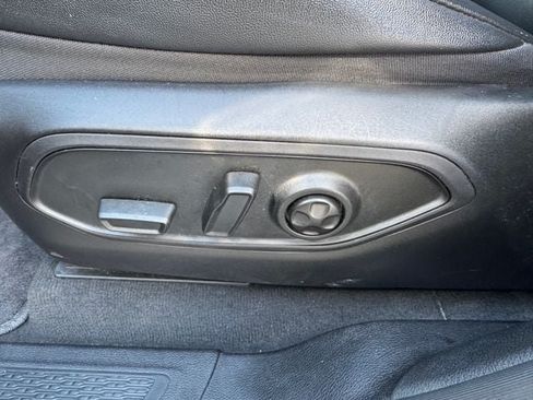 Used 2025 Jeep Grand Cherokee Altitude AWD/4WD image 38