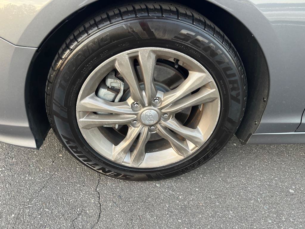 Used 2019 Hyundai Sonata Limited w/ Ultimate Package 04 FWD image 8