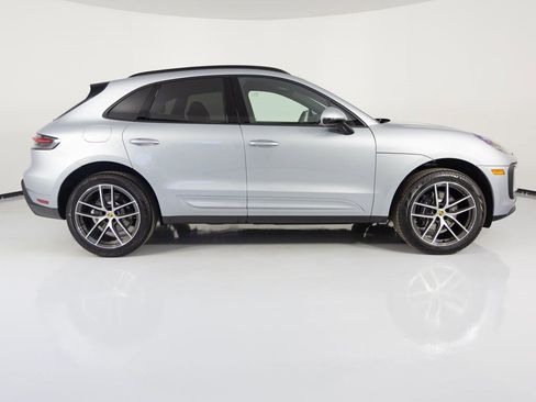 New 2026 Porsche Macan image 8