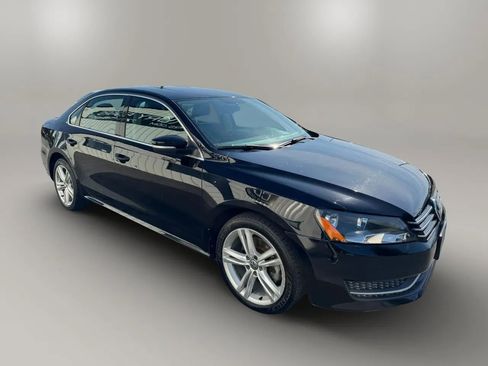 Used 2015 Volkswagen Passat TDI SE FWD image 4