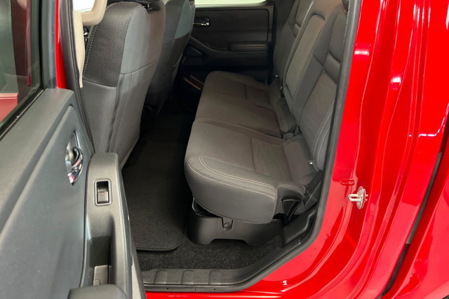 Used 2024 Nissan Frontier SV AWD/4WD image 17