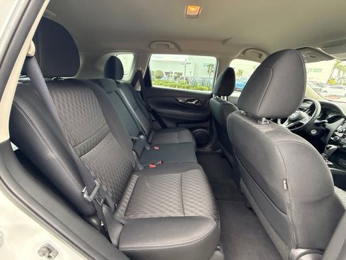 Used 2018 Nissan Rogue S FWD image 24