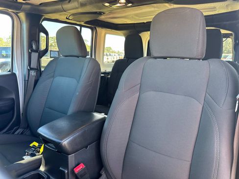 Used 2020 Jeep Wrangler Willys image 21