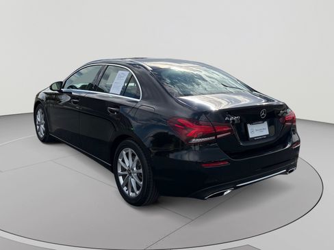 Used 2019 Mercedes-Benz A 220 4MATIC image 3