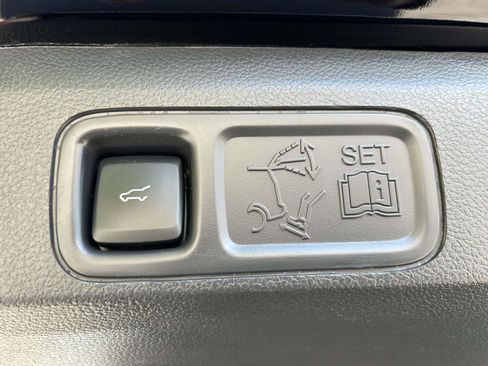 Used 2023 Ford Expedition Platinum image 20