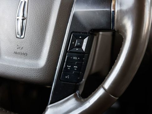 Used 2017 Lincoln Navigator Select image 26