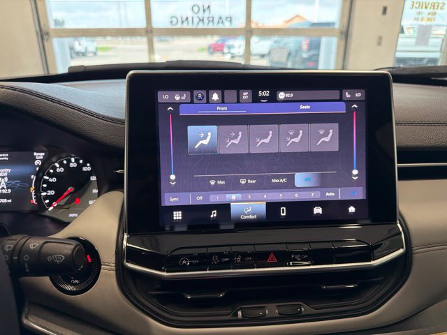 Used 2023 Jeep Compass Limited w/ Sun and Sound Group AWD/4WD image 24