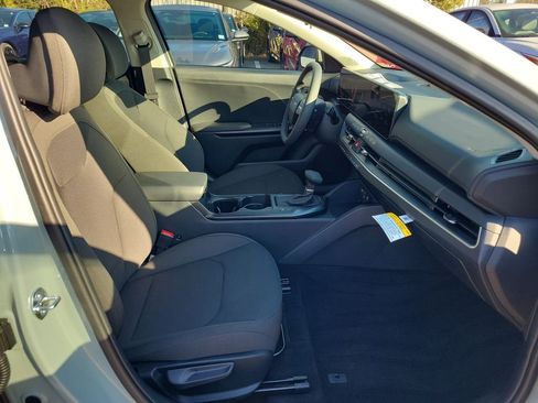 New 2026 Kia K4 FWD image 7