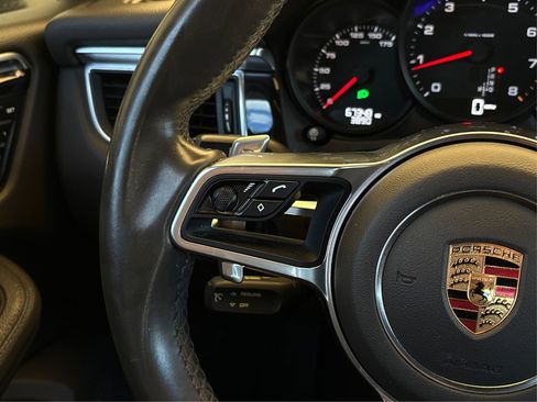Used 2018 Porsche Macan w/ Premium Package Plus image 26
