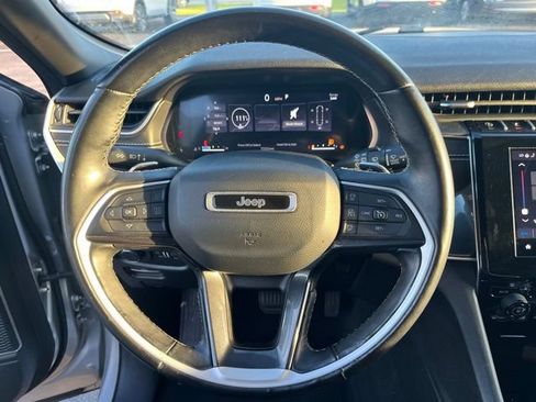 Used 2022 Jeep Grand Cherokee Altitude AWD/4WD image 15