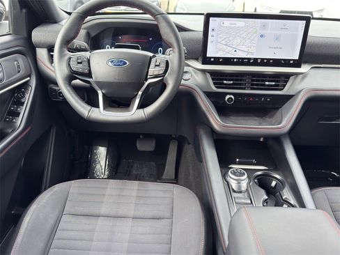 Used 2025 Ford Explorer ST-Line w/ ST-Line Street Pack image 27