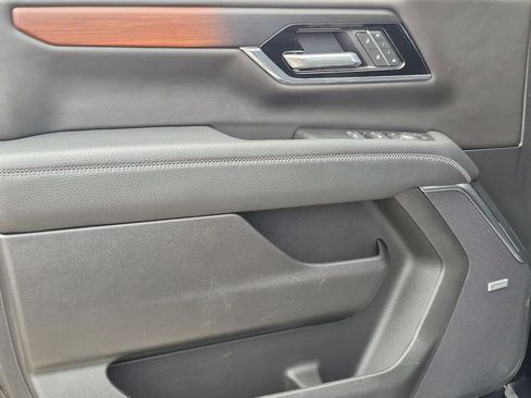 Certified 2025 GMC Yukon XL Denali AWD/4WD image 15