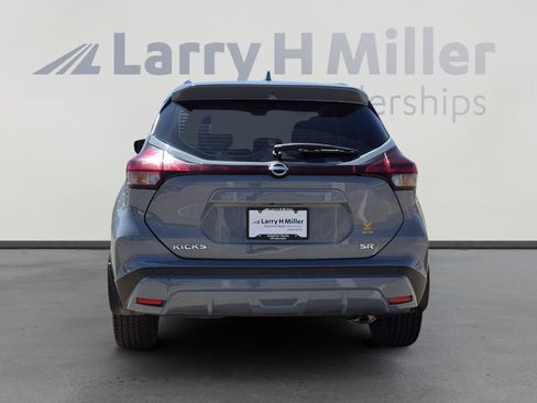 Used 2022 Nissan Kicks SR image 4