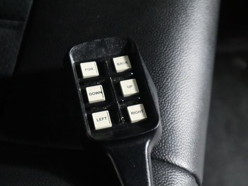 Used 2017 Dodge Grand Caravan SXT w/ Rear Park Assist Package image 15