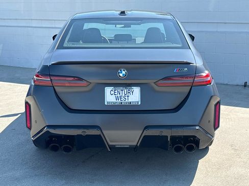 Used 2025 BMW M5 w/ Carbon Package image 8