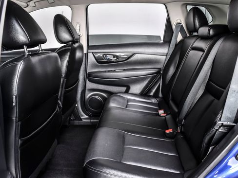 Used 2018 Nissan Rogue SL w/ Premium Package AWD/4WD image 21