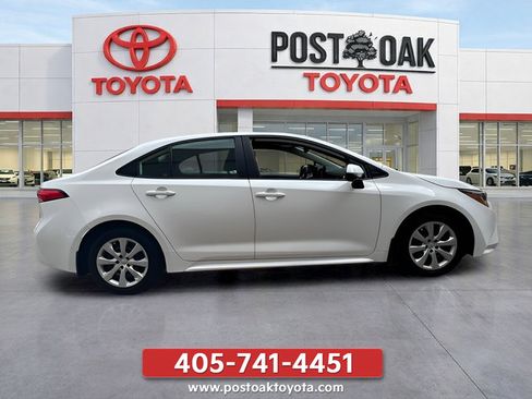 Used 2025 Toyota Corolla LE FWD image 8