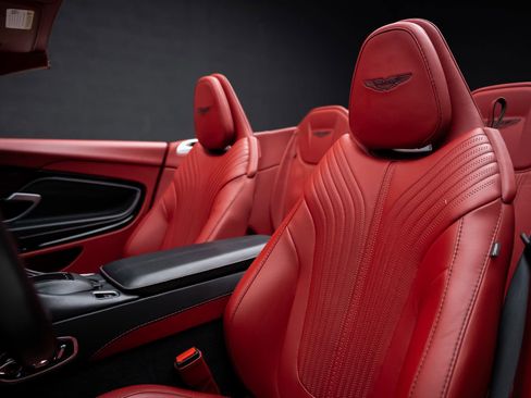 Used 2019 Aston Martin DB11 Volante RWD image 64