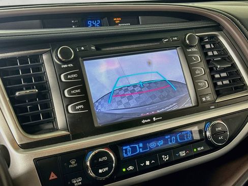 Used 2015 Toyota Highlander XLE AWD/4WD image 14