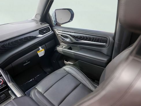 Used 2023 GMC Yukon Denali AWD/4WD image 33