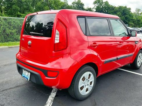 Used 2013 Kia Soul FWD image 2