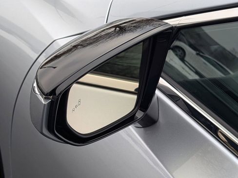 Certified 2025 Lexus ES 300h w/ Luxury Package image 21