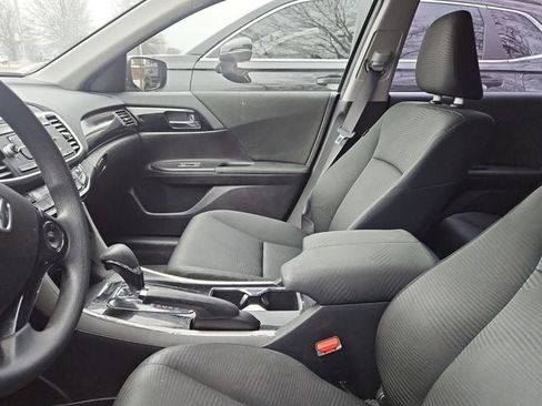 Used 2017 Honda Accord LX image 28