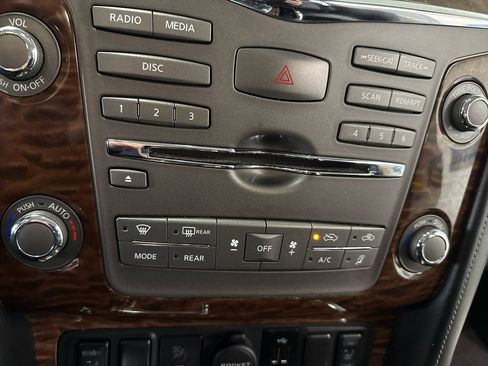 Used 2020 Nissan Armada SL image 22