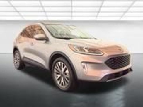 Used 2022 Ford Escape Titanium w/ Class II Trailer Tow Package AWD/4WD image 4