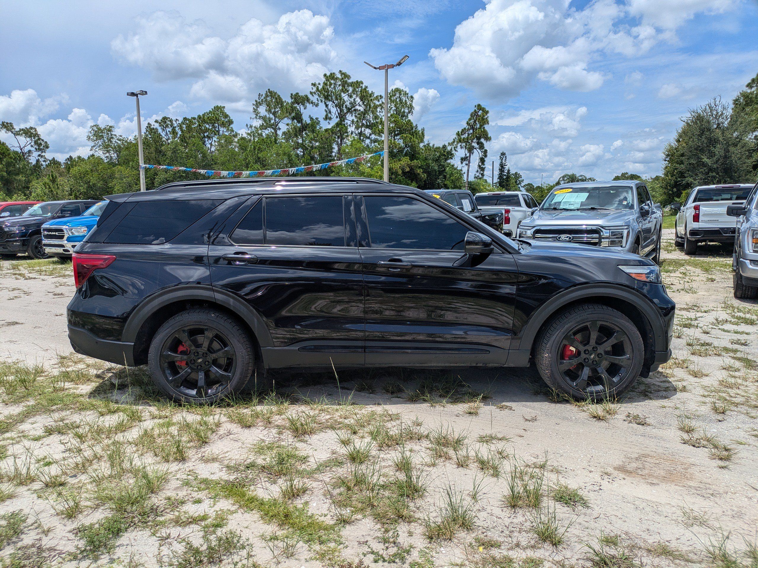 Used 2021 Ford Explorer ST w/ Equipment Group 401A AWD/4WD image 3