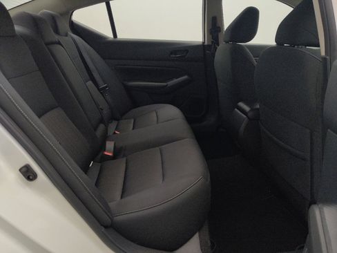 Used 2025 Nissan Altima 2.5 SV FWD image 19