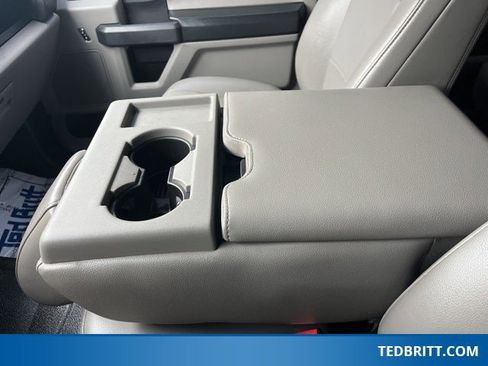 Used 2022 Ford F250 XL w/ Power Equipment Group image 34