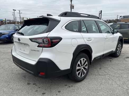 Certified 2025 Subaru Outback image 3