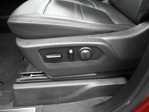 Used 2019 GMC Sierra 1500 Denali w/ Denali Ultimate Package AWD/4WD image 8