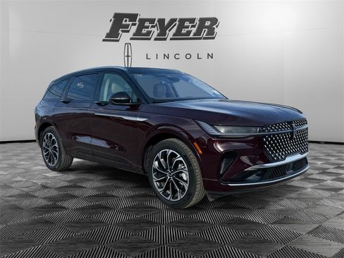 Used 2025 Lincoln Nautilus Reserve image 7