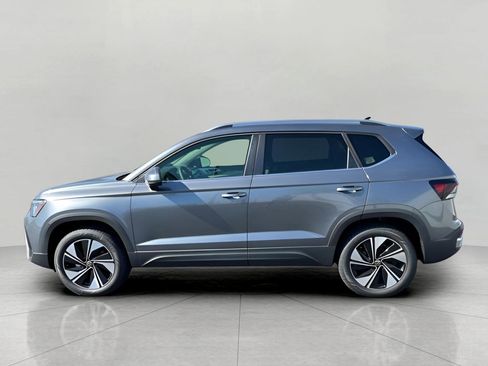 New 2025 Volkswagen Taos SE AWD/4WD image 4