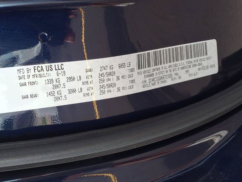 Used 2019 Chrysler Pacifica Limited w/ Tire & Wheel Group FWD image 28